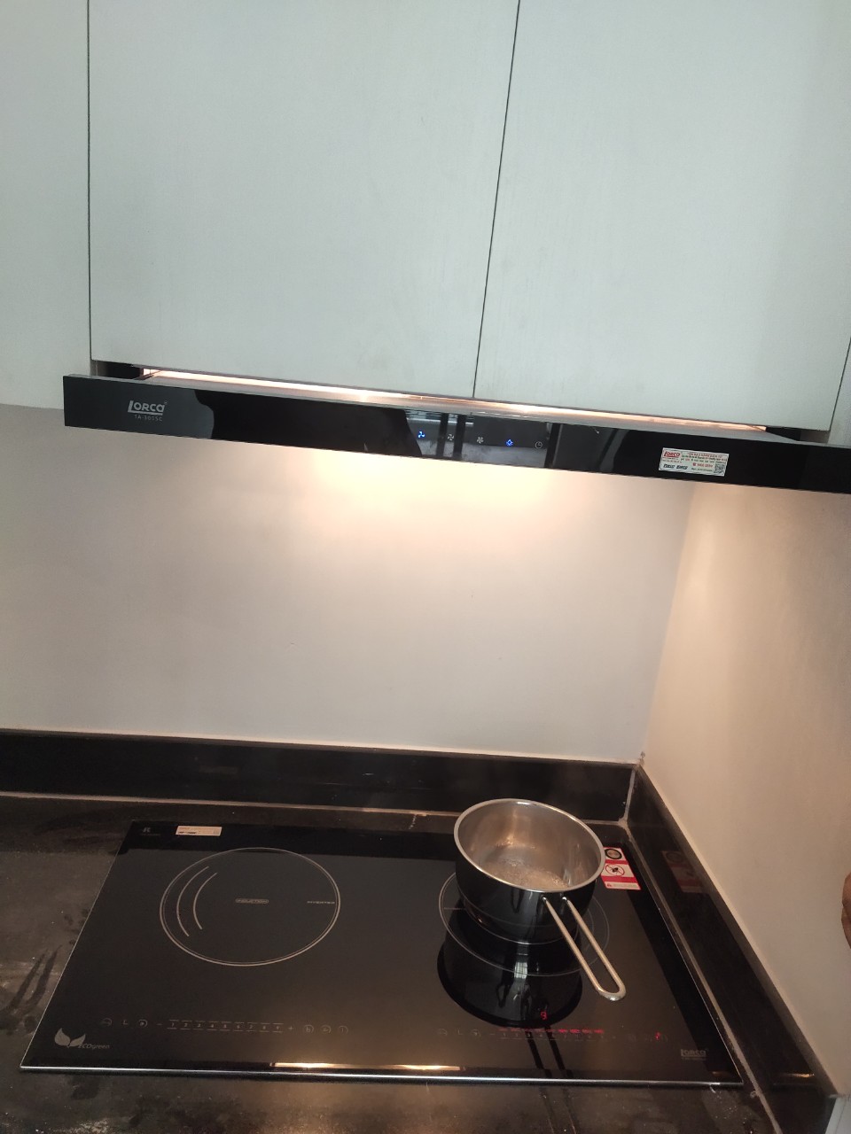 Bếp điện từ Faster FS-740 IR có tốt không ảnh thực tế sản phẩm lắp tại nhà khách