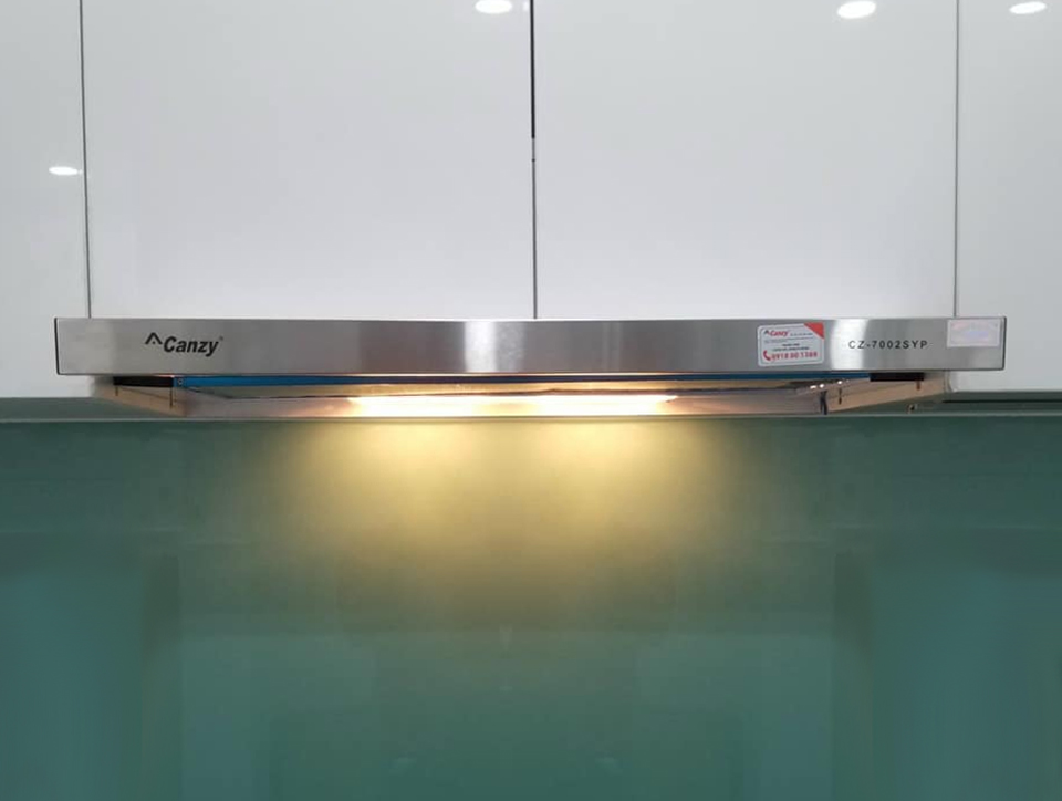 Máy hút mùi Canzy CZ-7002SYP có tốt không ảnh thực tế máy hút mùi canzy cz-7002syp