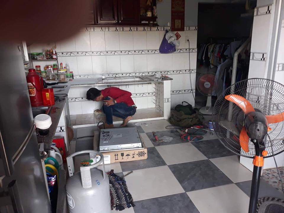 Bếp điện từ Junger MTD 18 có tốt không ảnh thực tế kĩ thuật lắp đặt tại nhà khách